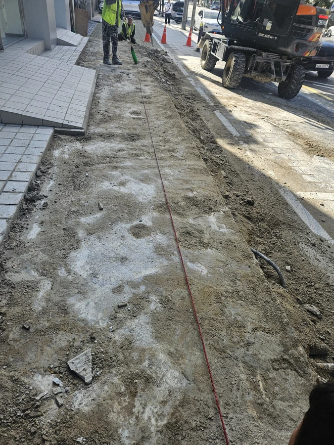 점포 냉동·냉장 설비 철거 완료 후 정리된 내부 공간